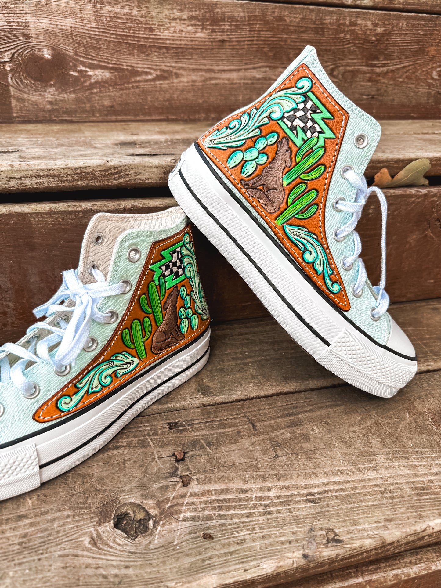 Cactus Coyote Mint High-Top Shoes - Size W 8