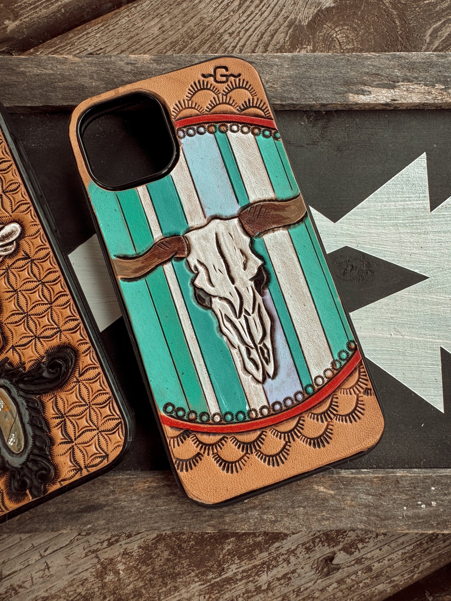 Serape Skull - iPhone 15